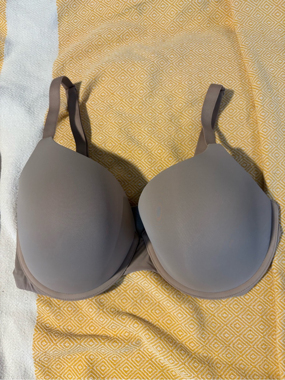 Victoria's Secret T-shirt push-up 38 DDD/38F Smooth Molded Bra -